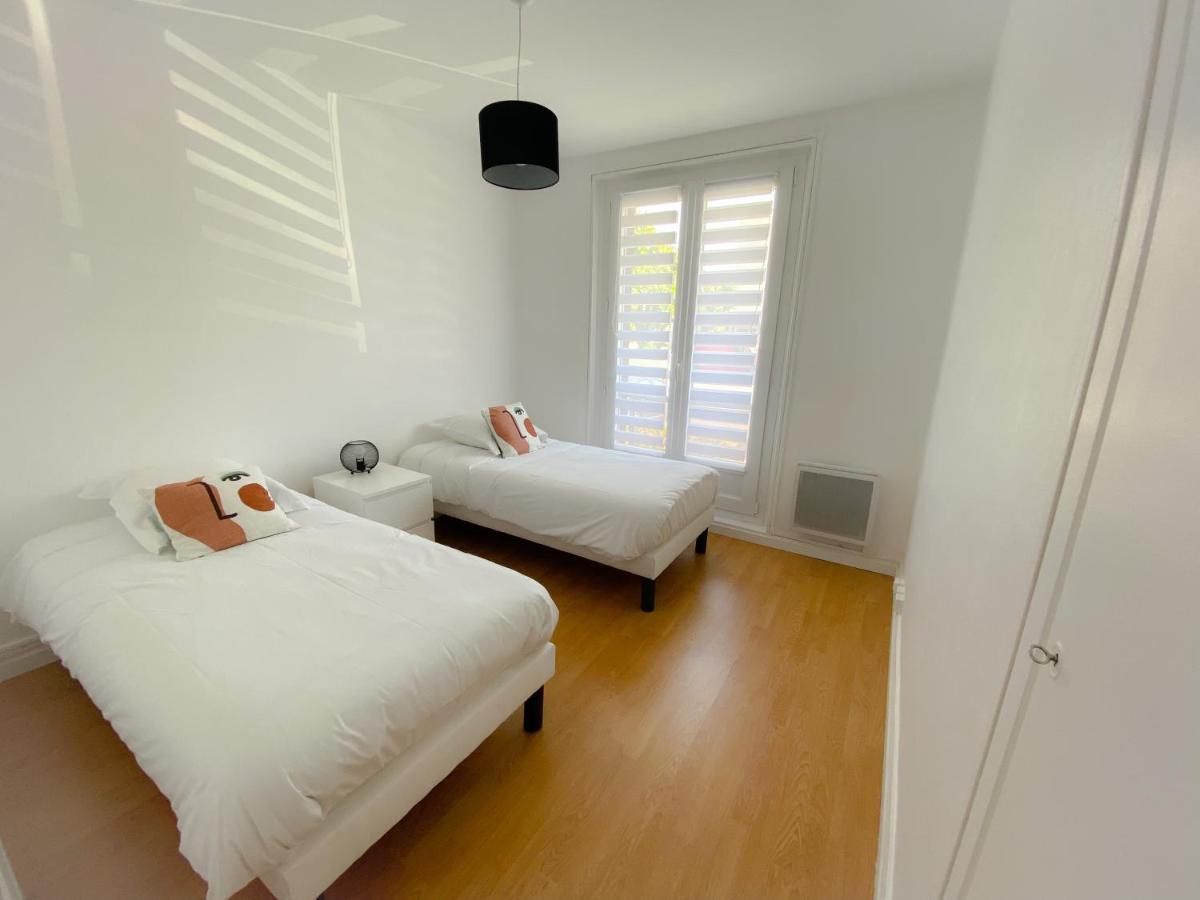 Le Familial Apartment Calais Exterior photo
